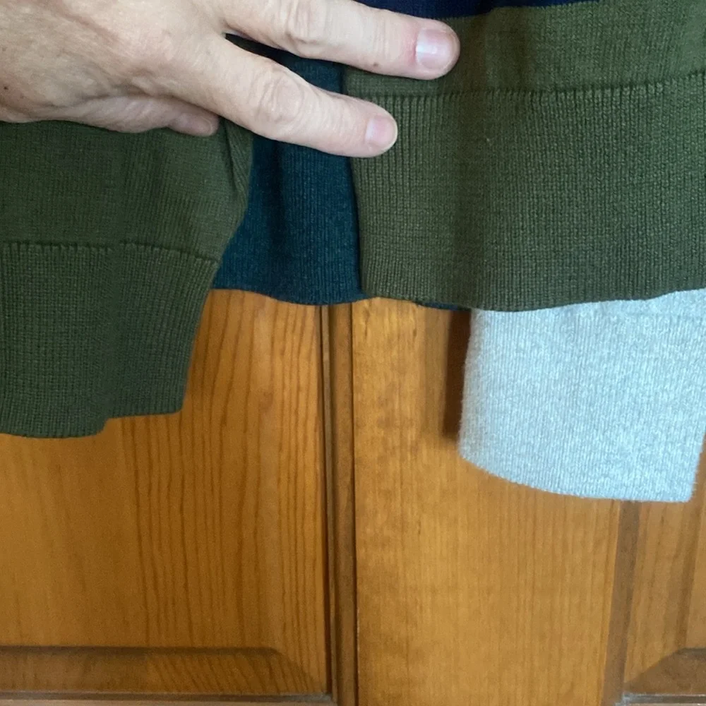 GAP sweaters size